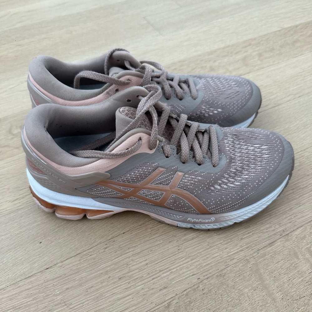 Light Pink / Grey ASICS